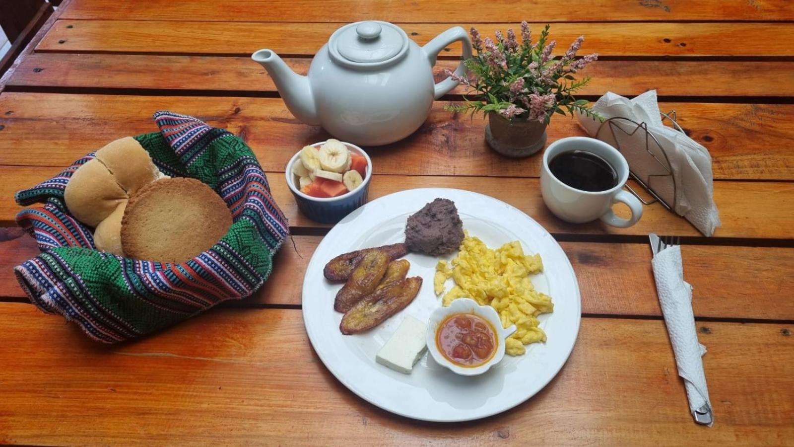 Azura Hotel Boutique Coban Bagian luar foto